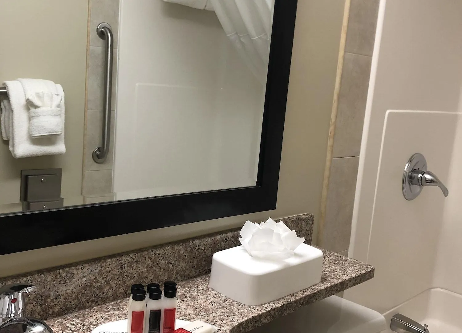 Ramada By Wyndham Staten Island New York Hotel