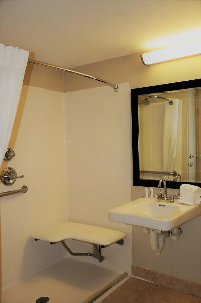 Ramada By Wyndham Staten Island New York Hotel