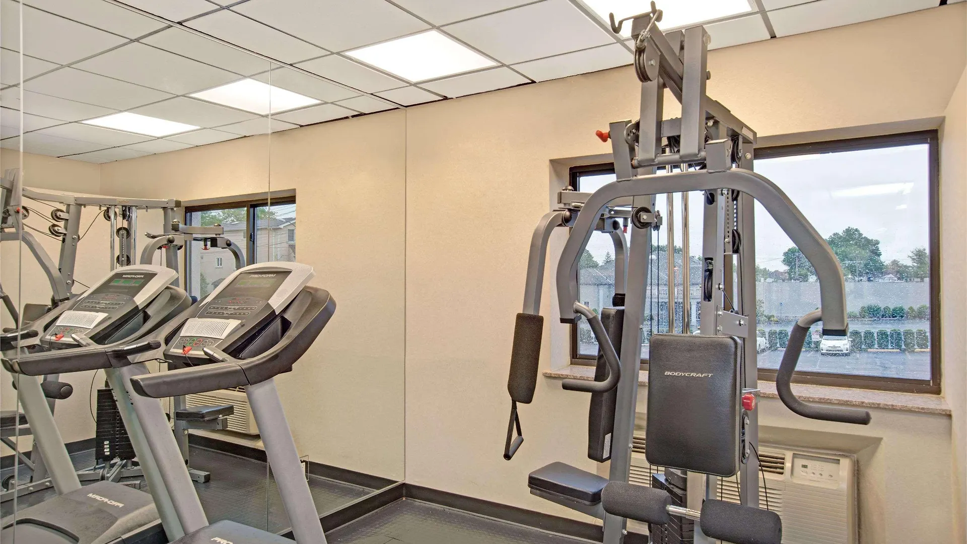 Hotel Ramada By Wyndham Staten Island New York