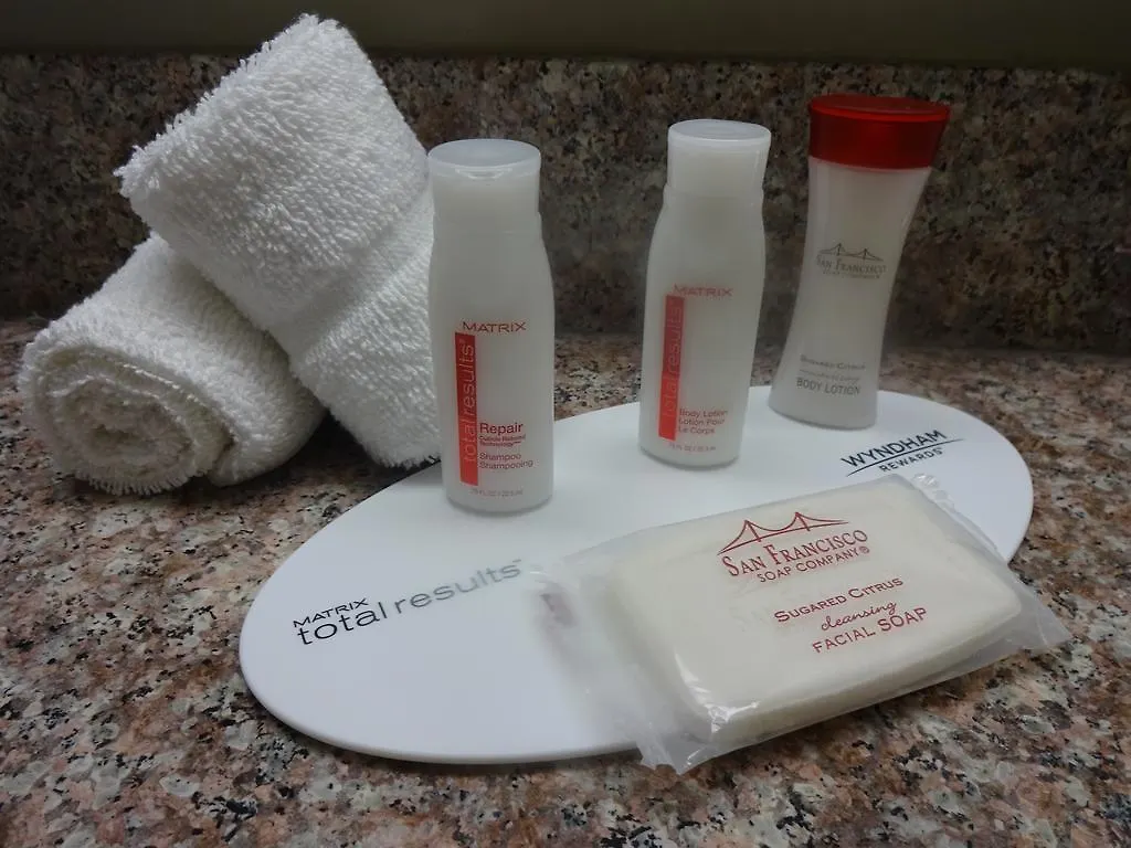 Hotel Ramada By Wyndham Staten Island New York