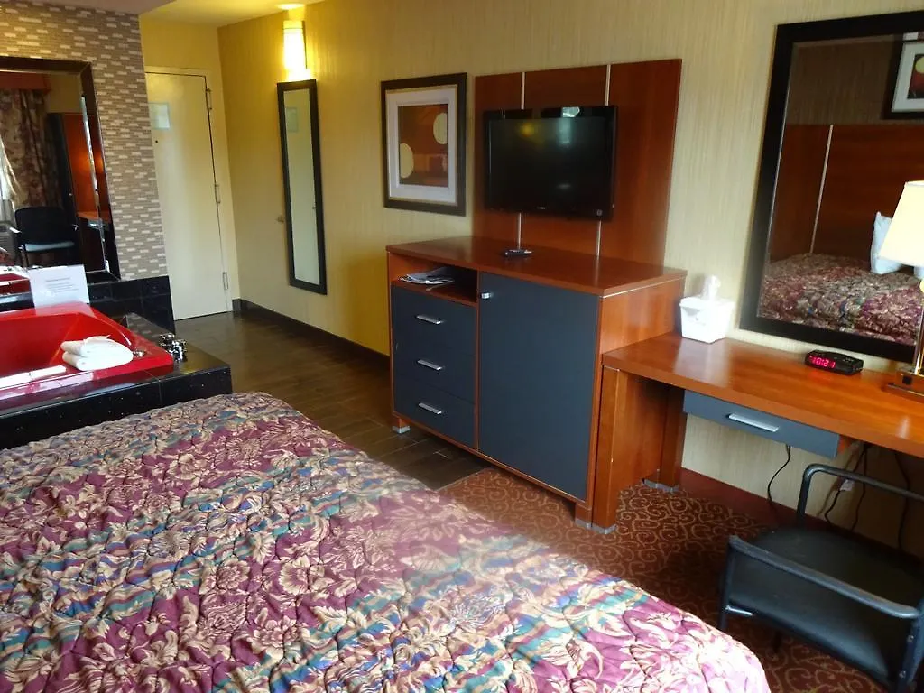 Ramada By Wyndham Staten Island New York United States