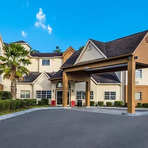 Red Roof Plus+ & - I-95 Hotel Savannah