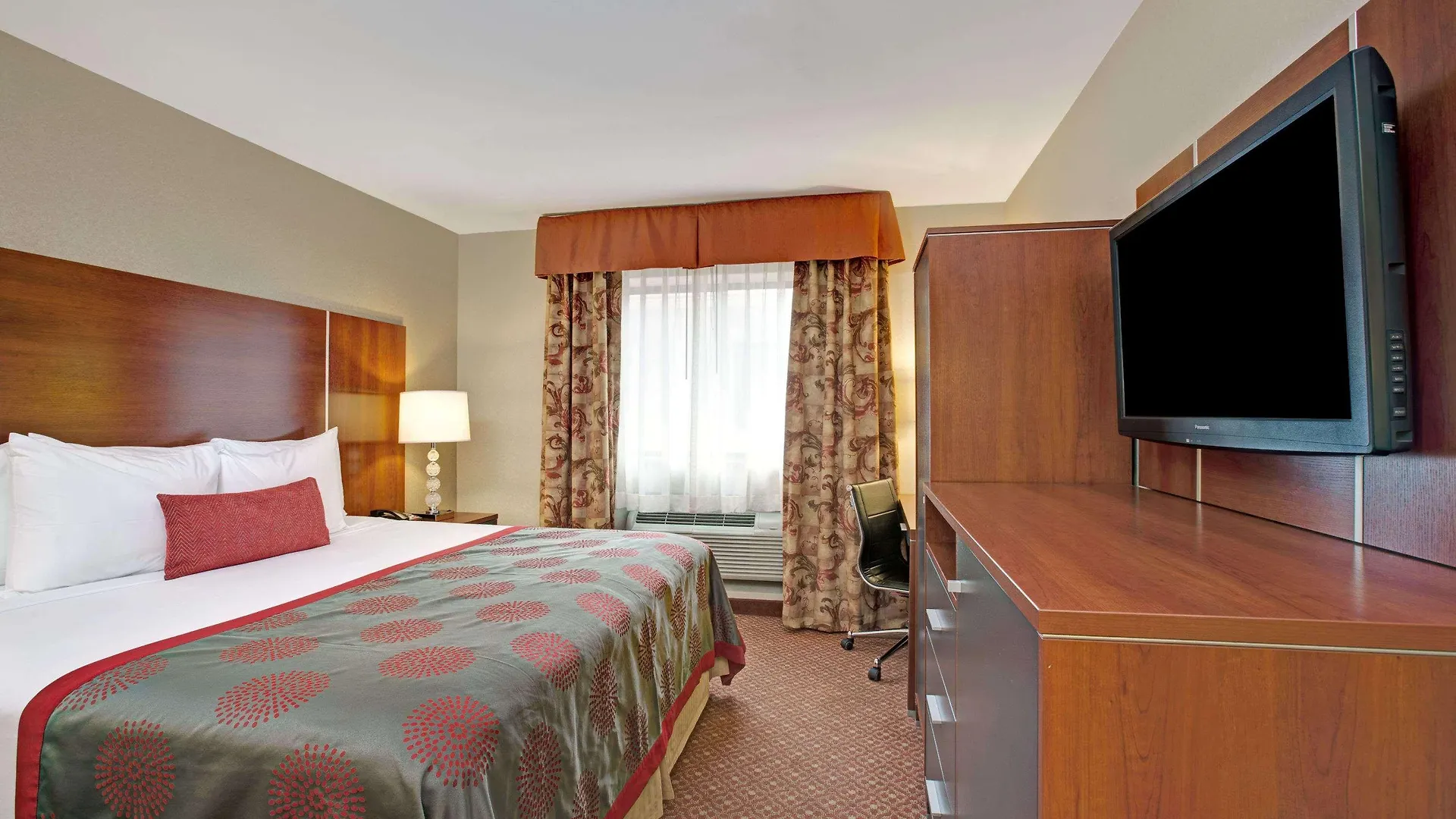 *** Hotel Ramada By Wyndham Staten Island New York United States