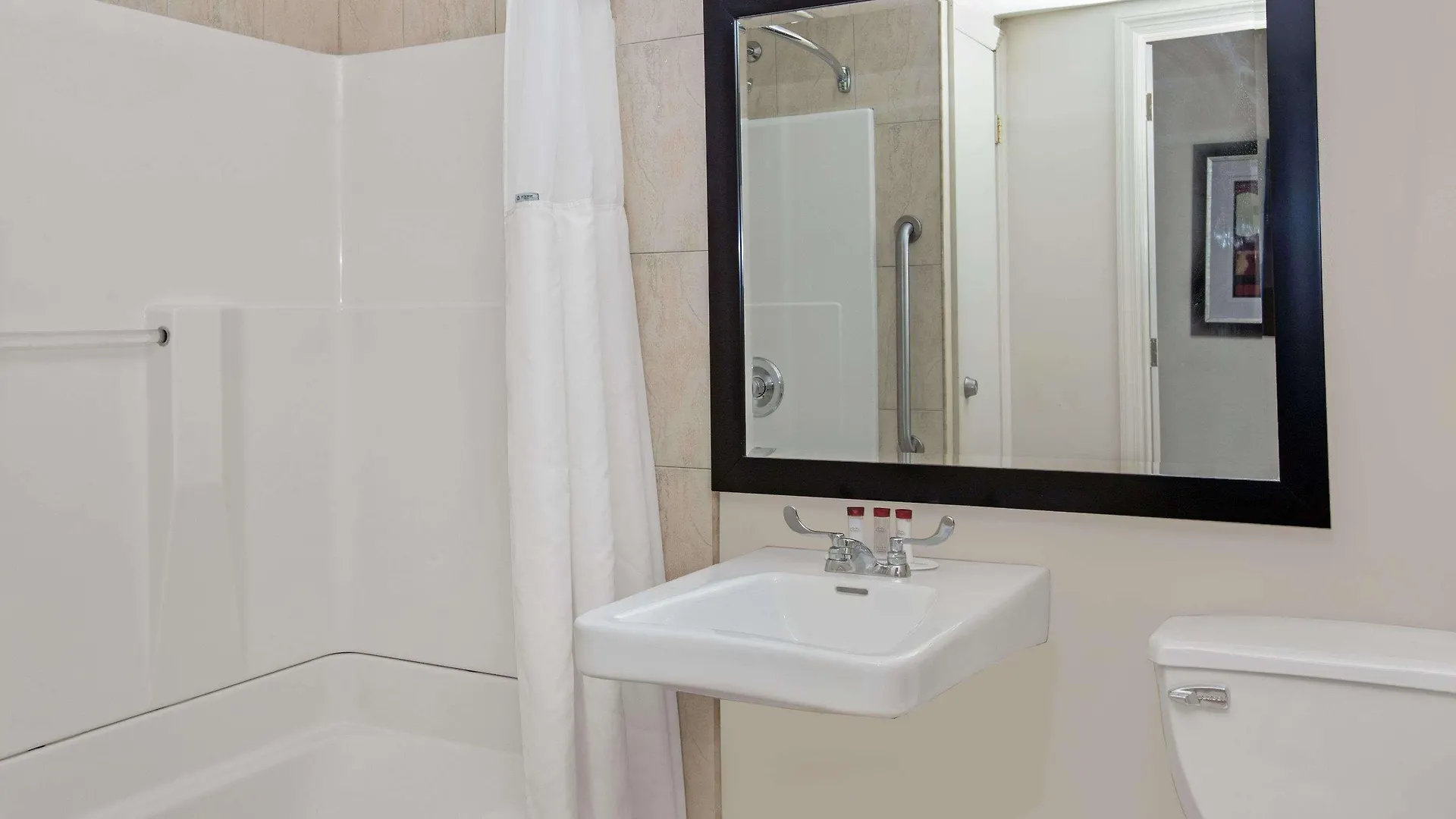 Ramada By Wyndham Staten Island New York 3*,  United States