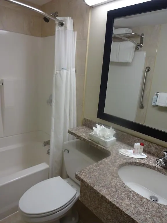 Hotel Ramada By Wyndham Staten Island New York